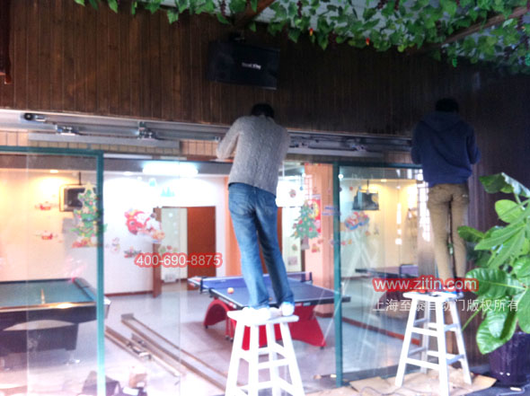 �Զ���Ӧ��