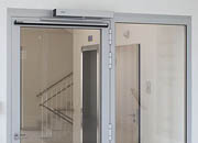 �¹������Զ�ƽ���ţ�����90�ȿ��Ż����¹�����90���Զ�ƽ����,�Ϻ������Զ����Ż�